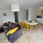 La Maison Odile à Avec Piscine Chauffée