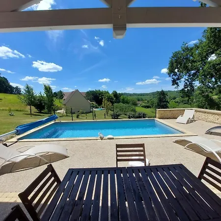 La Maison Odile A Avec Piscine Chauffee Feriehus *