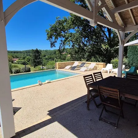 La Maison Odile à Avec Piscine Chauffée Hébergement de vacances *