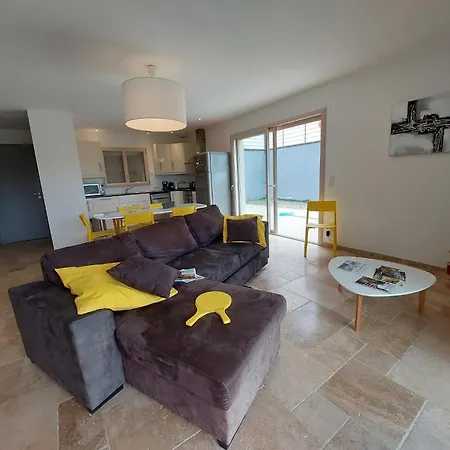 La Maison Odile à Avec Piscine Chauffée Hébergement de vacances