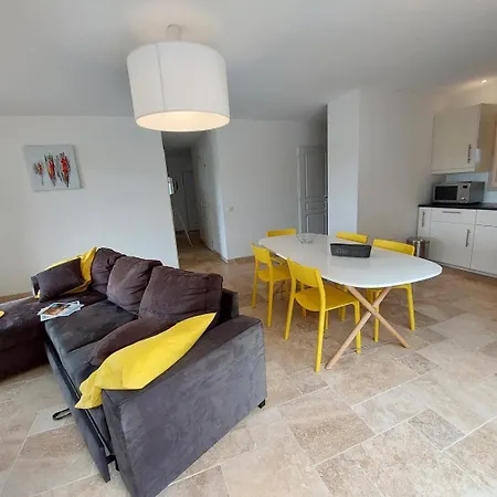 La Maison Odile à Avec Piscine Chauffée